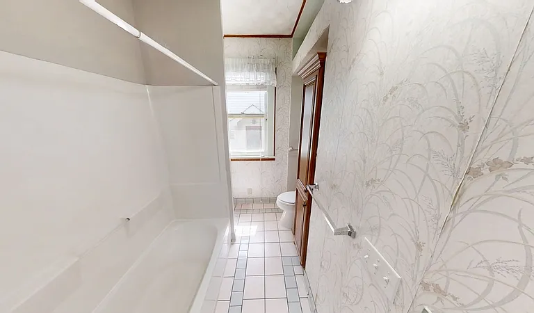 900 Woodlawn Ave — Photo 12