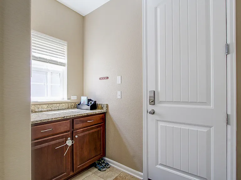10698 Worthington Cir — Photo 31