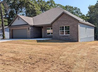 3 Ulverston Dr, Bella Vista, AR 72714