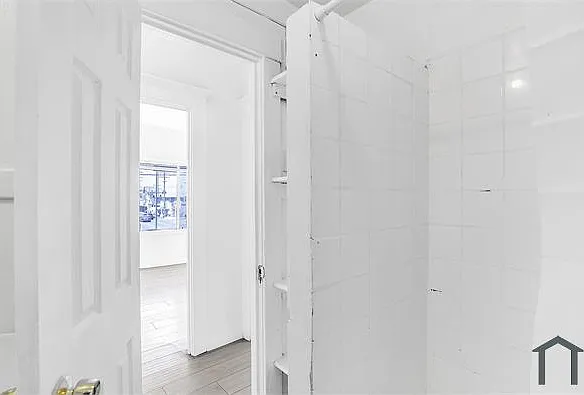 5251 S Main St #B — Photo 10