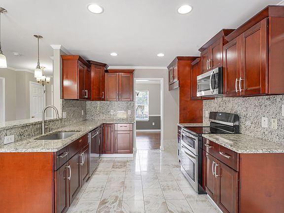 5th image of 4421 Whatley Ln