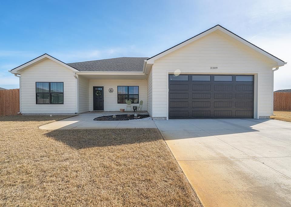 2209 Michael Cir, Salina, KS 67401 Zillow
