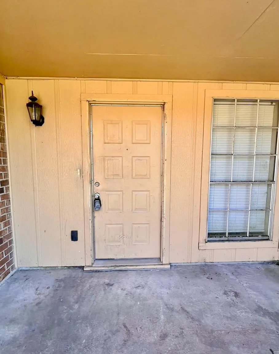 3 bed, 2.0 bath, 1380 sqft, $1,575 — Photo 2