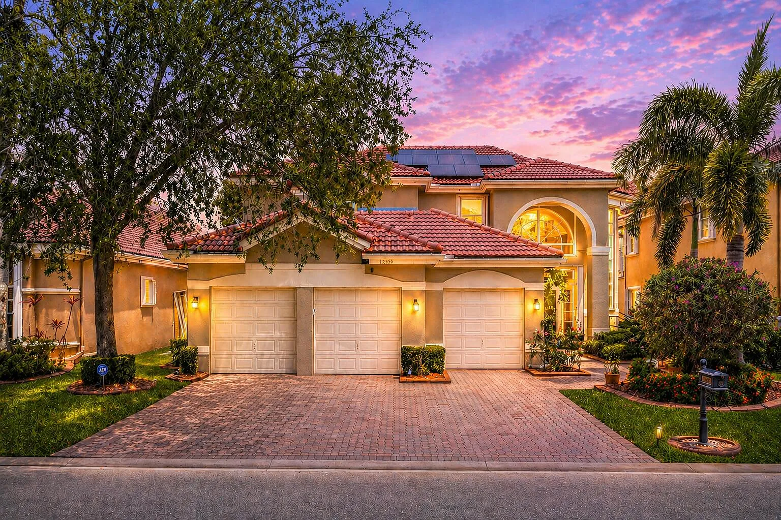 5 bed, 4.5 bath, 3893 sqft, $7,300 — Photo 1