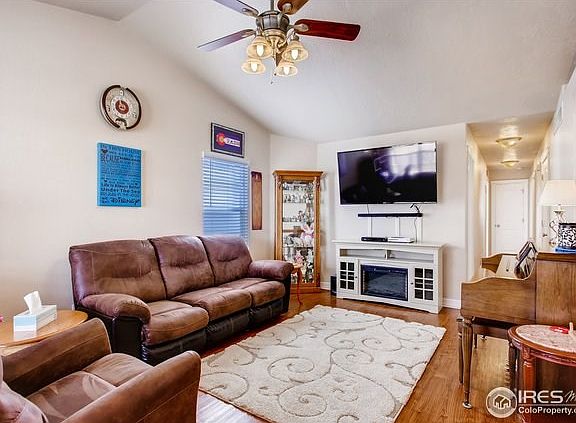 Vaulted Ceilings!