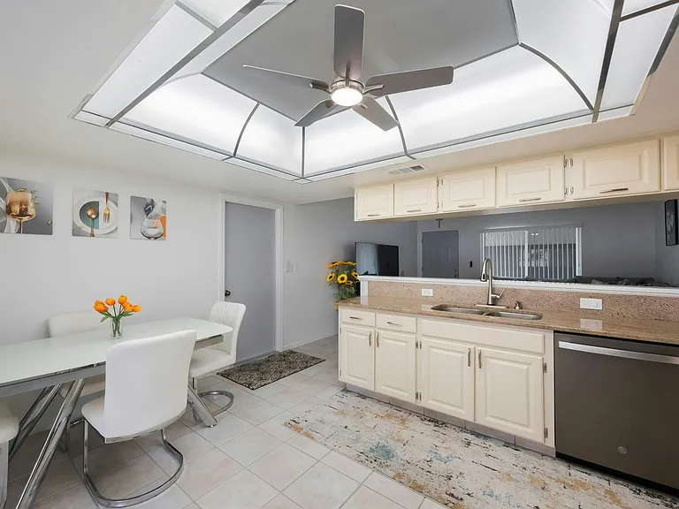 8214 Denise Dr — Photo 29