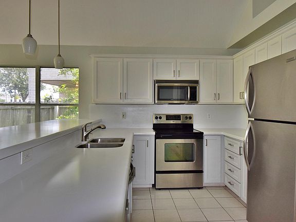 2nd image of 2315 E 21st St