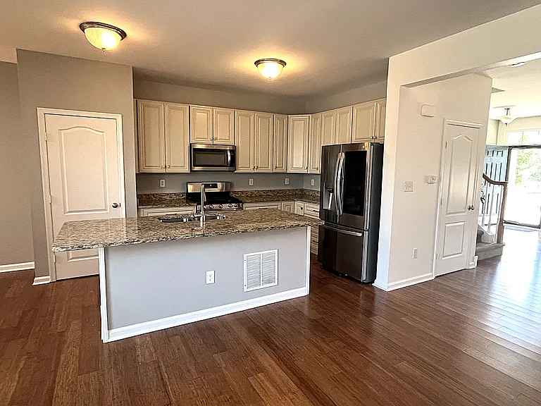 1825 N Pollock Way — Photo 7