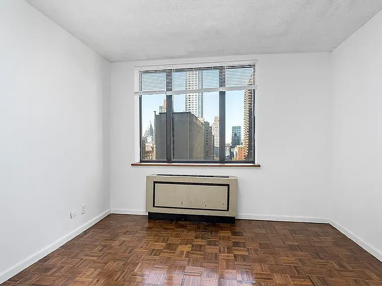 30 W 61st St #12D — Photo 6