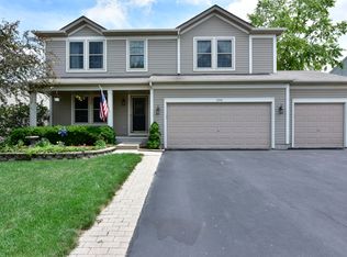 595 Turnburry Ln, Antioch, IL 60002