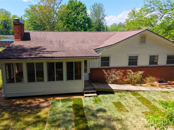1627 Greenville Hwy, Hendersonville, NC 28792