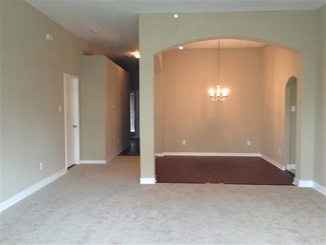 4 bed, 2.0 bath, 1679 sqft, $1,975 — Photo 4