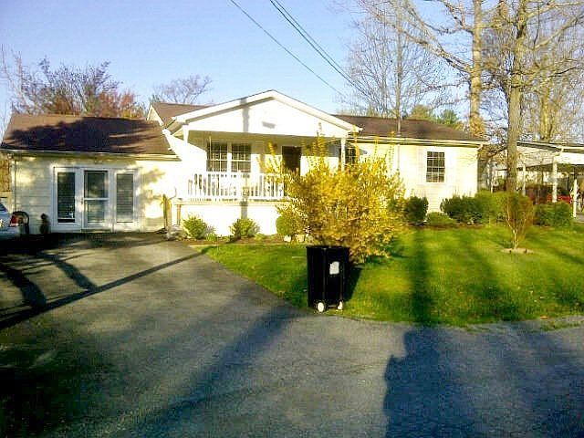 1st image of 290 Orchard Wood Dr