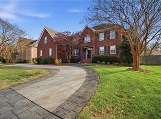 844 Greenfield Ln, Chesapeake, VA 23322