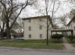 Dundee Arms, Omaha, NE 68132