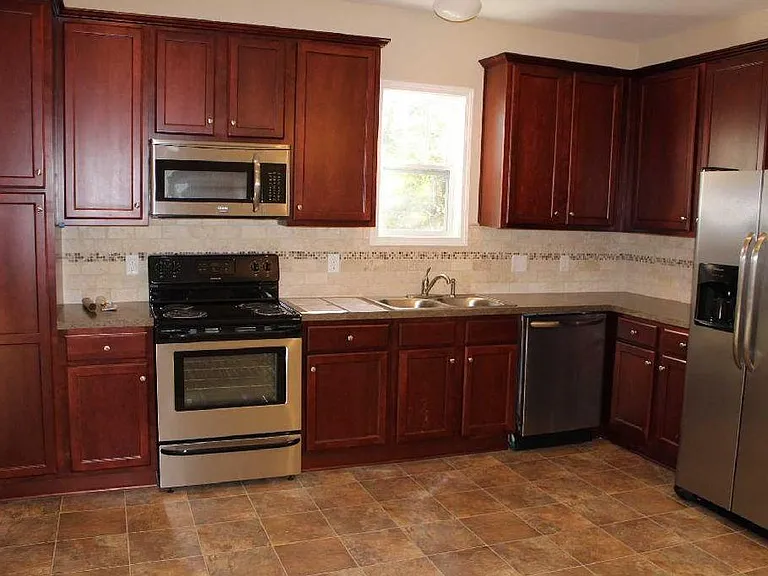 1302 McDuffie Ave — Photo 5