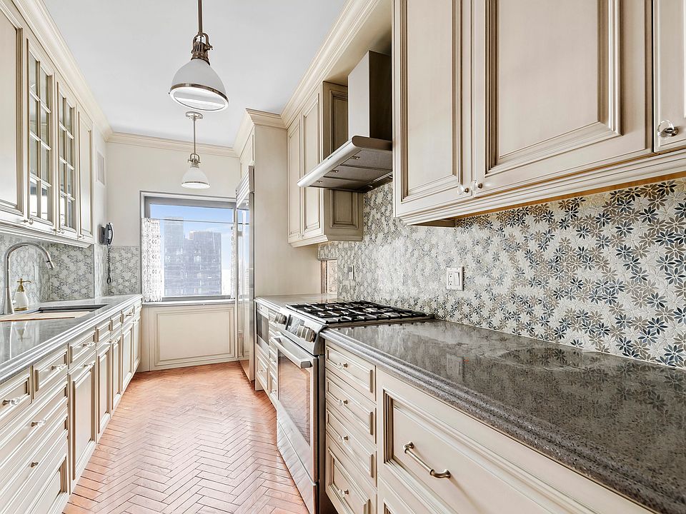 1st image of 425 E 58th St APT 36D
