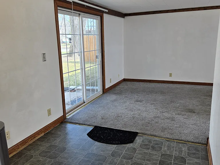 109 Irene St — Photo 4