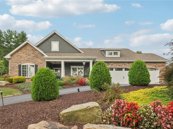 227 Saunders Station Rd, Trafford, PA 15085