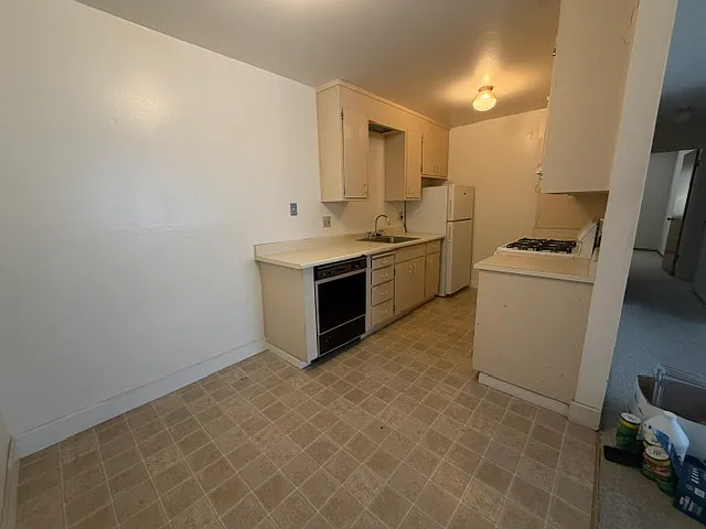 1230 Liberty St #2 — Photo 9