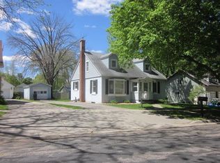 208 High St, Cambridge, WI 53523