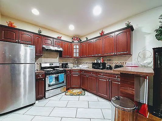 1st image of 1236 Putnam Ave Floor 2