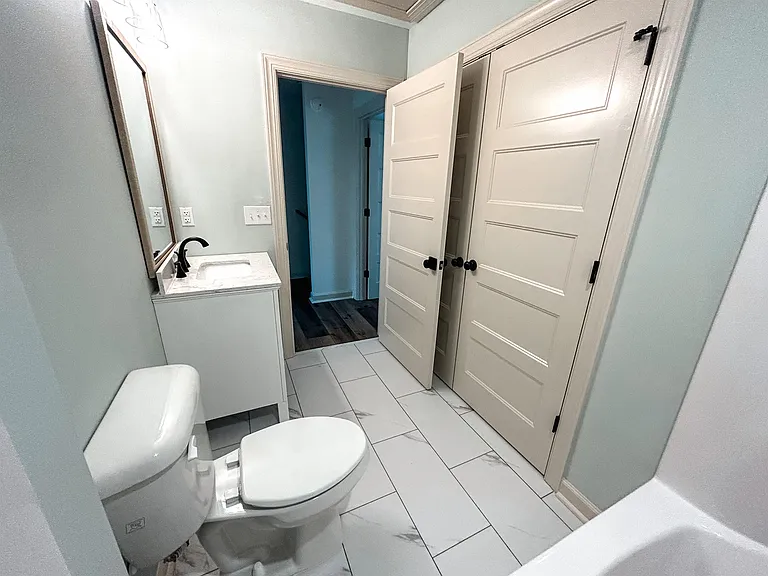 177 N Clarendon Dr — Photo 15