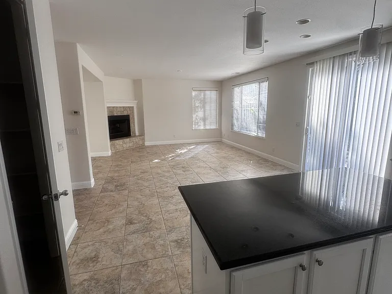 511 W Las Brisas Dr — Photo 13