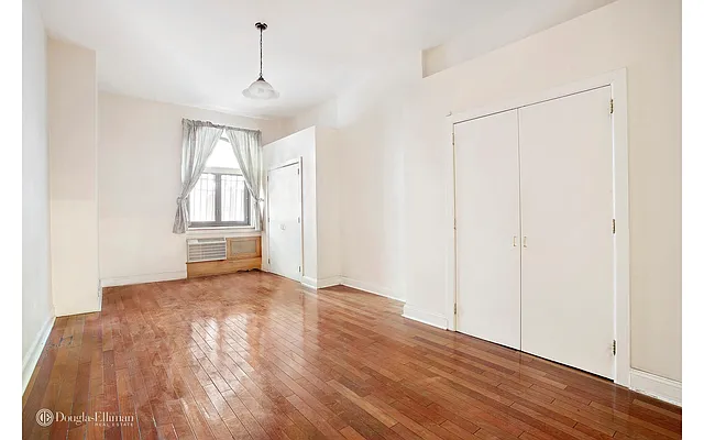 Rented by Douglas Elliman | media 14