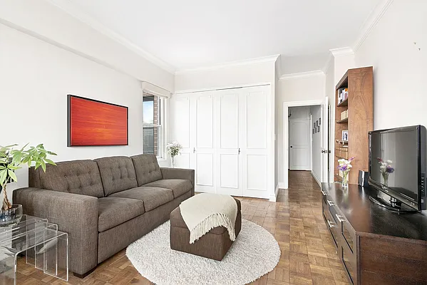 Sold by Compass | media 17