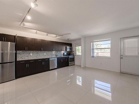 2nd image of 525 Meridian Ave APT 305