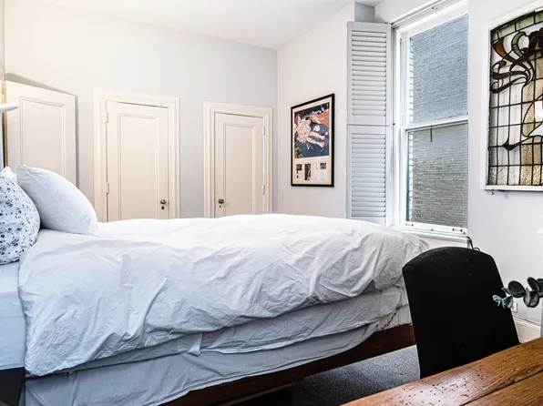 907 5th Avenue 4F image 3 of 8