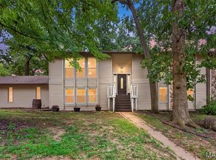 41 Oak Forest Dr, Saint Charles, MO 63303