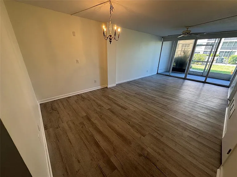 232 Saint Augustine Ave #102 — Photo 6