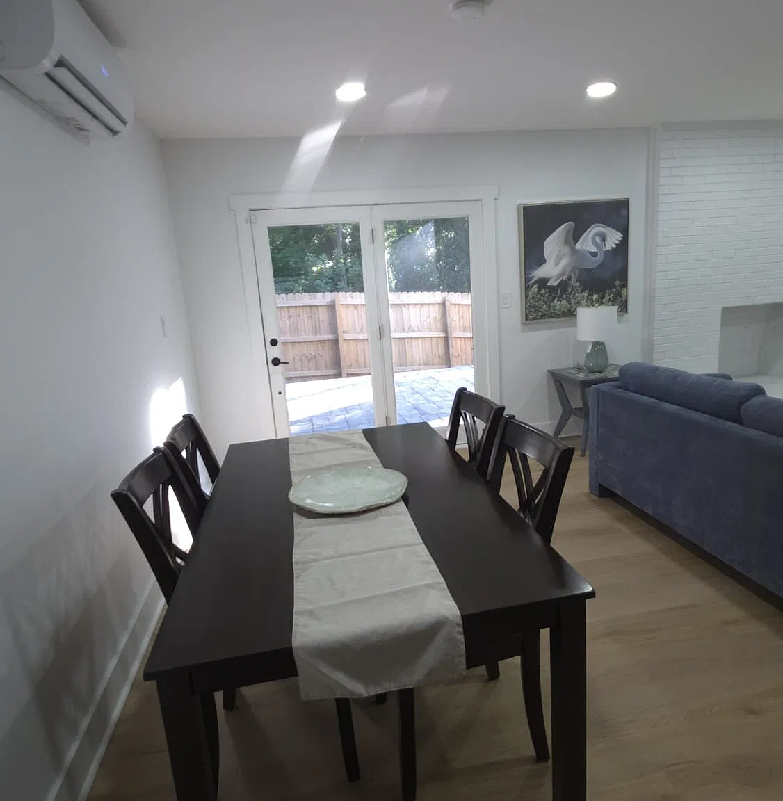2 bed, 1.5 bath, 1200 sqft, $2,300 — Photo 2