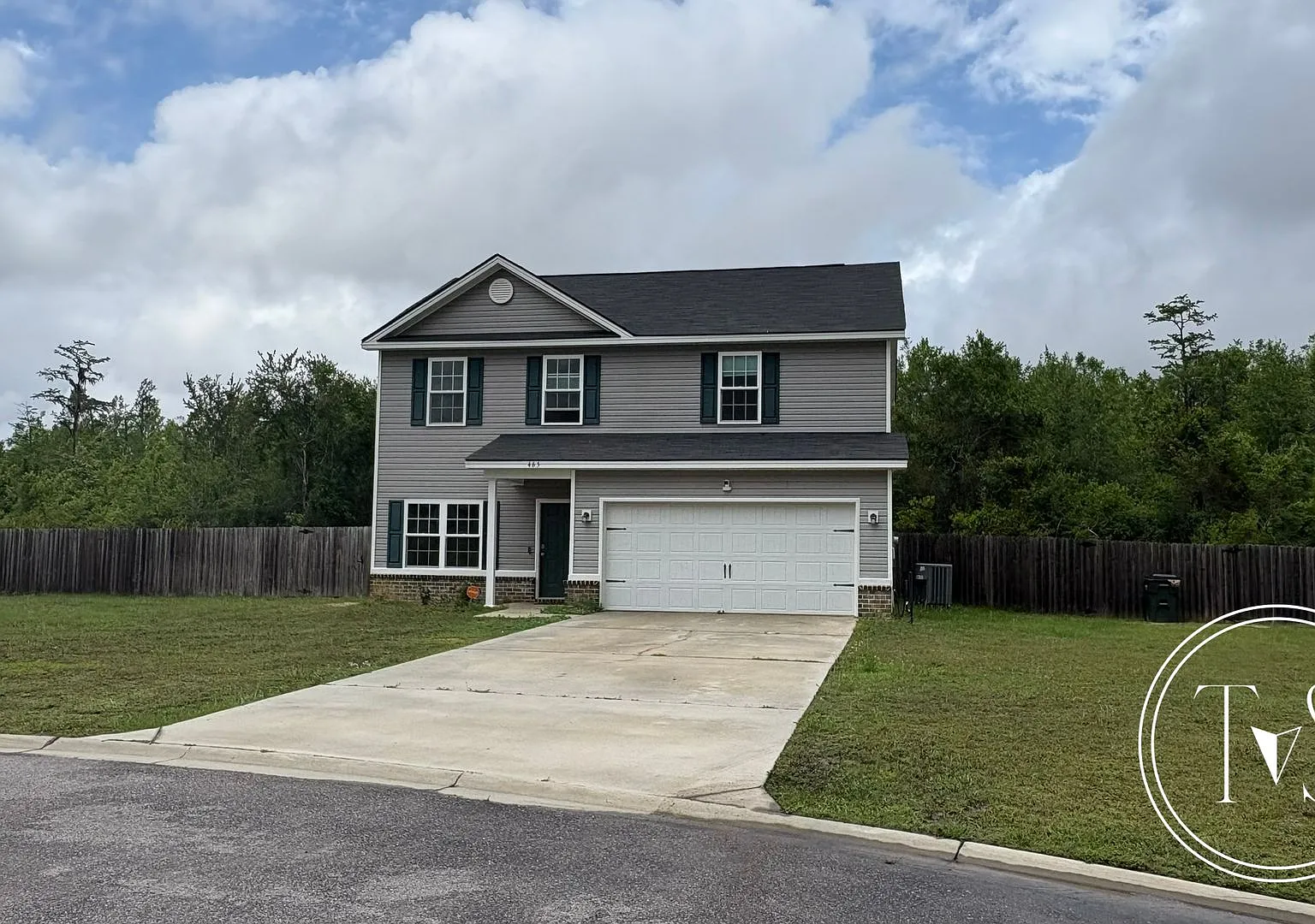 Rate Drop Alert (Was $2450/Month) And Summer Move-In Special: One Full Month Of Rent Free — Photo 4