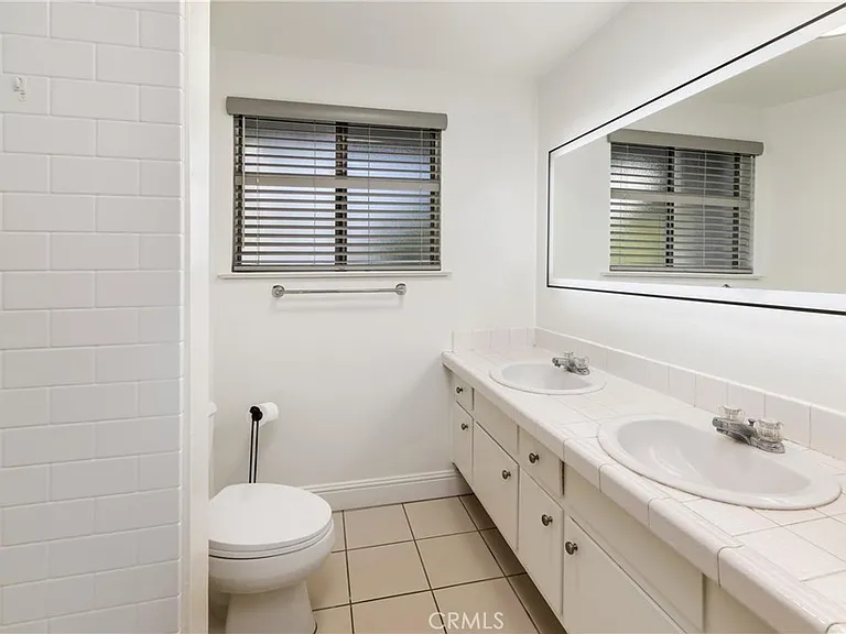 25141 Mackenzie St — Photo 11