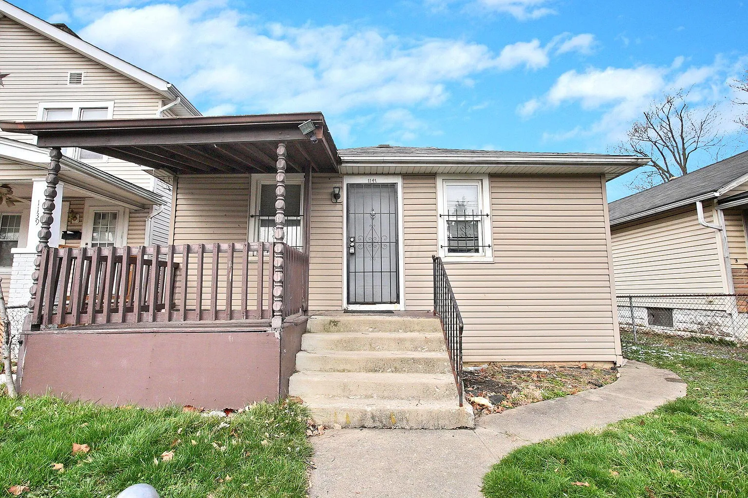 1141 Peters Ave photo 1
