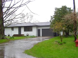 1614 N Cherry Dr, Stevensville, MI 49127