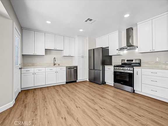 3rd image of 11822 Rialto St