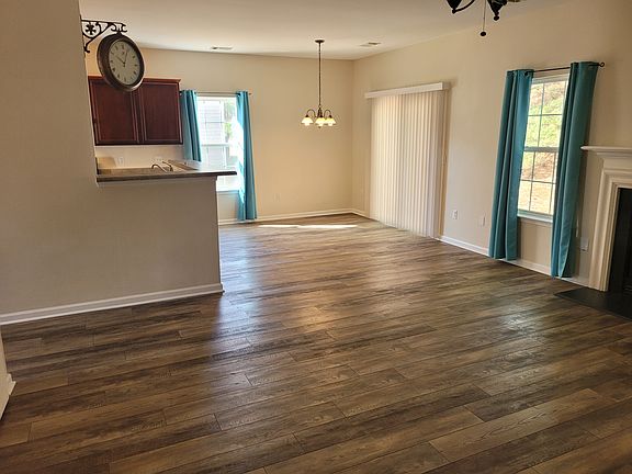 5th image of 307 Bellarine Dr