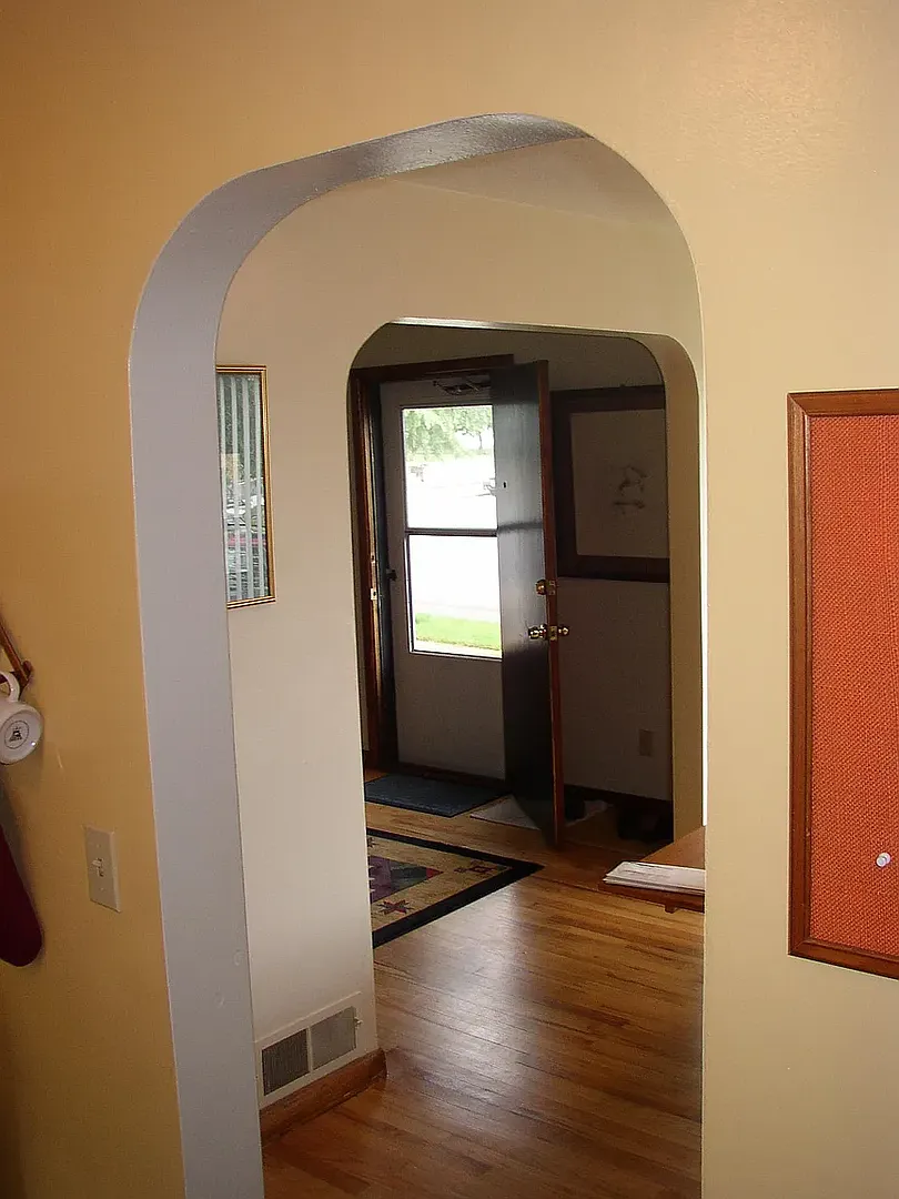 2 Bedroom 1 bath Cottage Style in MT Tabor/ Montavilla — Photo 4