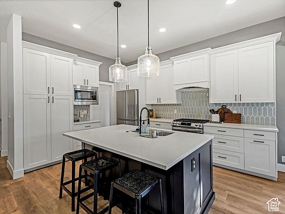 3rd image of 9422 S Spring Willow Cir