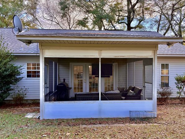 907 Early Walden Rd, Headland, AL 36345