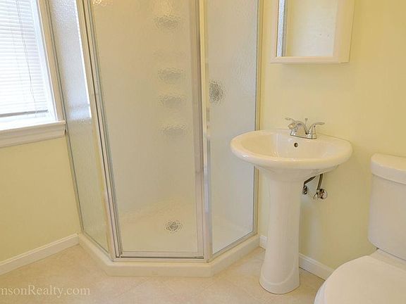 2nd image of 18 Medway St APT 5