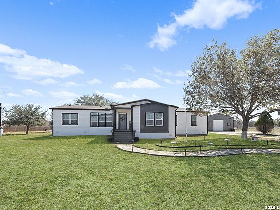 3rd image of 175 Ranch Country