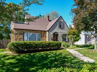 8956 Revere Ct, Munster, IN 46321