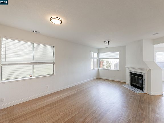 4th image of 528 Dohrmann Ln