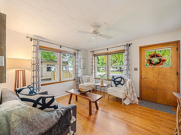 5th image of 453 W 18th Ave