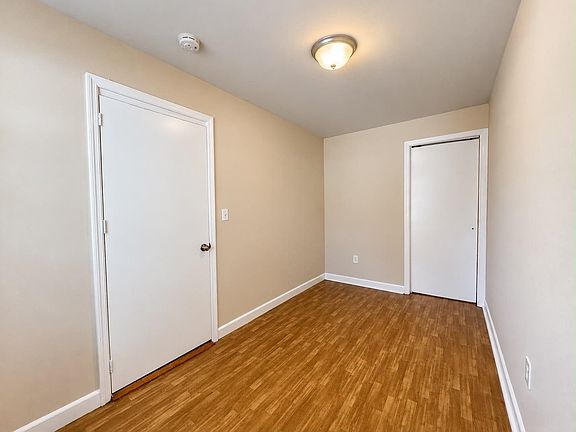4th image of 95 Jefferson St APT 1